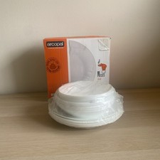 18-Piece Dinnerware Set