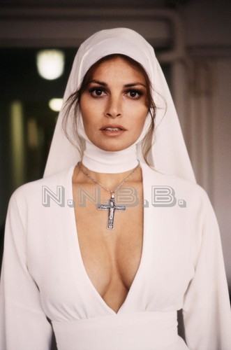Raquel welch 8 publicity - x,