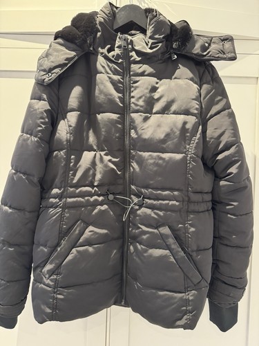 Beautiful womens size - , 8
