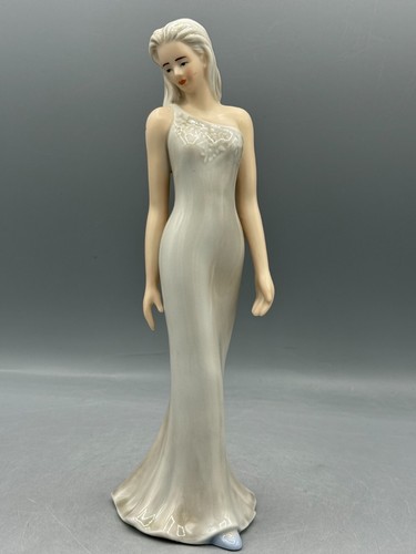 Sbl lady lladro style figurine - lady,