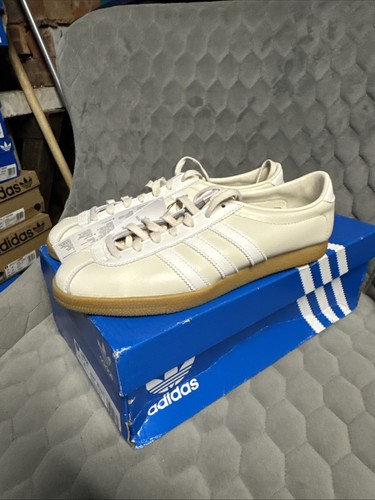 Adidas london trainers - london, uk4.5