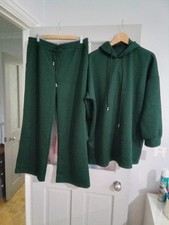 Ladies Lounge Suit Size18