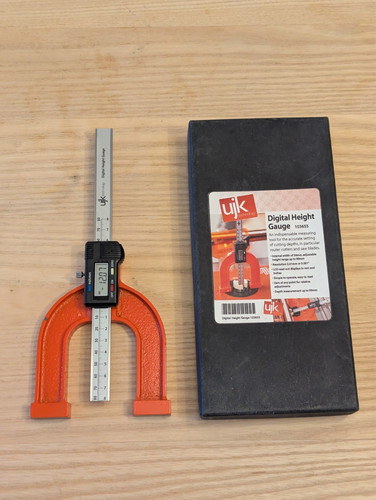 Ujk digital height - ujk, gauge