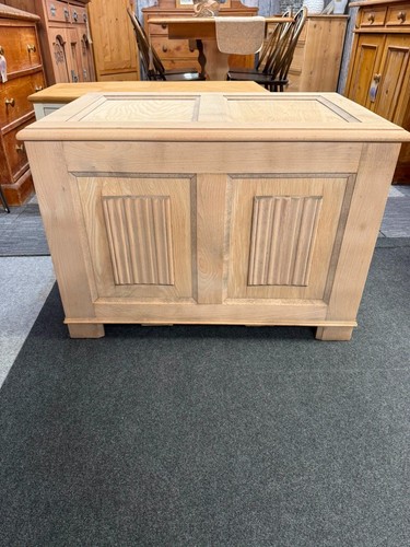 Stripped oak blanket box - stripped,