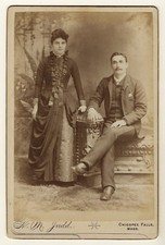 ATTRACTIVE WELL DRESSED COUPLE : CHICOPEE FALLS, MASSACHUSETTS : CABINET CARD