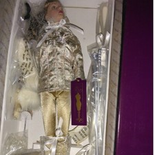 Robert Tonner Sydney Chase Ski Retreat Doll