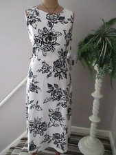 ROMAN BLACK AND IVORY FLORAL
