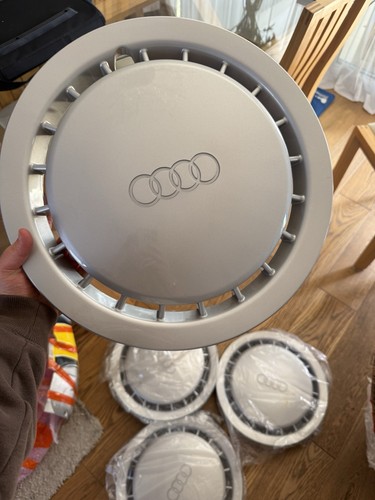 Audi 100 genuine new - 80, /