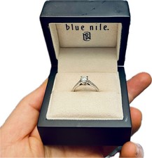 Blue Nile 0.46ct E VS1 GIA