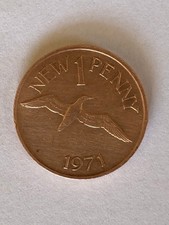 S'BALLIVIE INSVLE DEGERNERE VE bronze coin Guernsey 1 New Penny 1971 - QUEEN II