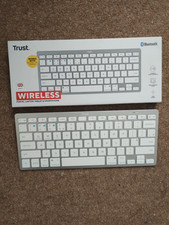 TRUST Ultra-Thin Wireless Bluetooth Keyboard Qwerty 