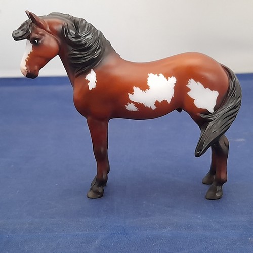 Breyer model horse stablemate - model,