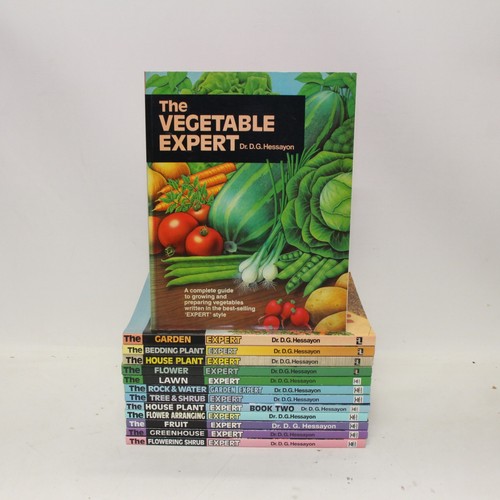 Hessayon garden expert - dr,