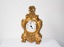 Stunning Louis XV Pendulette d'Art Style Resign Mantel Table Lounge Quartz Clock