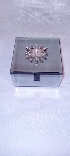 Next mirrored trinklet - next,
