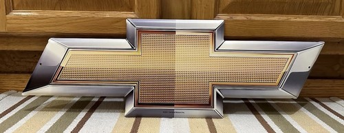 Chevrolet emblem sign bowtie - chevrolet,