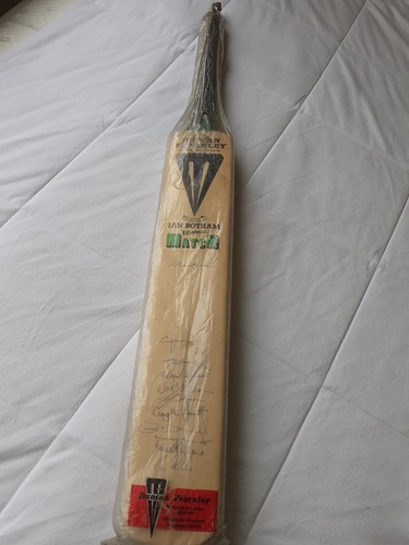 Duncan fearnley bat signed - duncan,