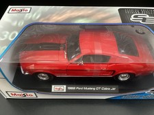 Maisto 1968 red ford - 1:18,