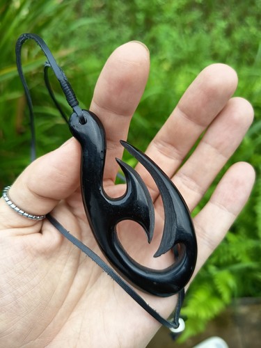 Maori fish hook pendant - pendant, black