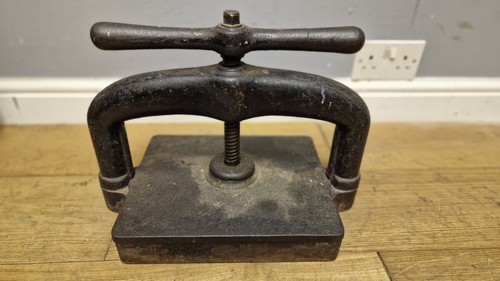 Antique victorian cast iron - cast,