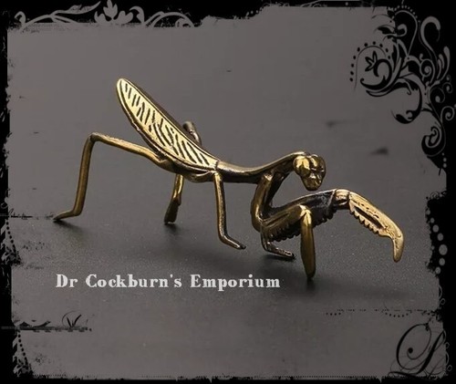 Brass praying mantis statue - praying,