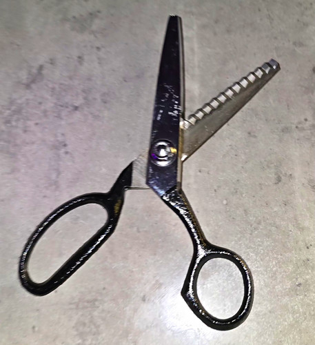 Vintage pinking shears - vintage, zig-zag