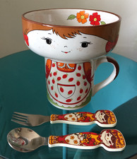 VINTAGE 70S CHILDS CERAMIC STACKING BOWL + MUG + CUTLERY RETRO DINNER SET