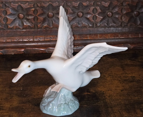 Vintage lladro spain taking - lladro,