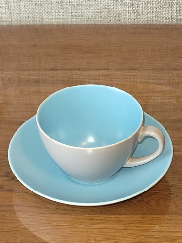 Poole pottery twintone sky - pottery,