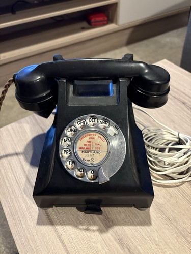 Black bakelite gpo telephone - black,