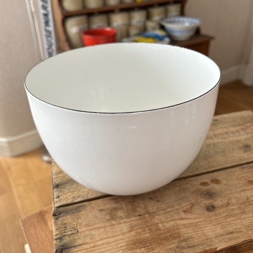 Vintage large deep white - &,