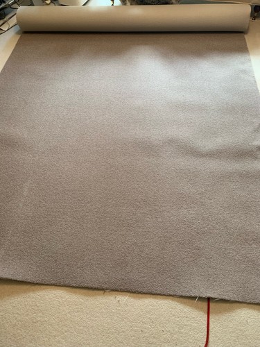 Carpet offcut wool - rich, plain