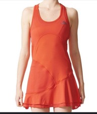 Vibrant orange athletic tennis