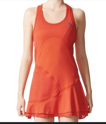 Vibrant orange athletic tennis
