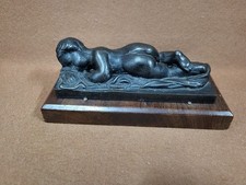 Small Statue A Child Lengthens