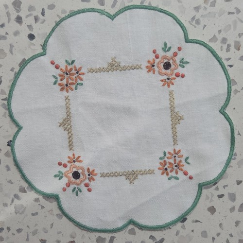 Vintage scalloped embroidered - vintage,