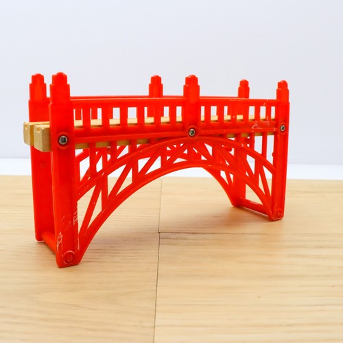 Wooden train track red arch - red,