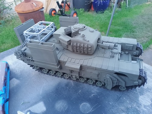 Tongde churchill tank 16th - tank, 1/16th