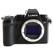 Panasonic LUMIX S5 24.2MP Mirrorless Camera Body, EXC, UK Seller, Warranty!