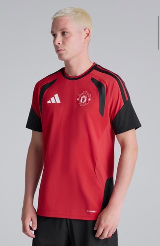 Manchester utd training - utd, 26/27