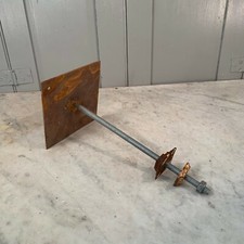 Cast iron radiator stay