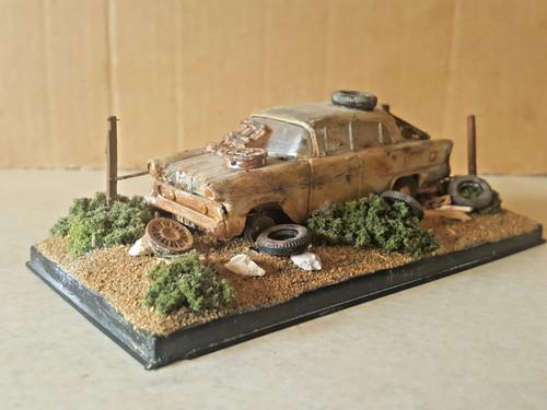 Diecast abandoned car diorama - diecast,