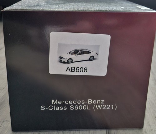 Motorhelix mercedes - 1:18,