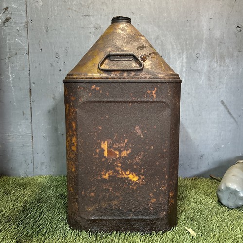 Vintage gallon pyramid oil - gallon,