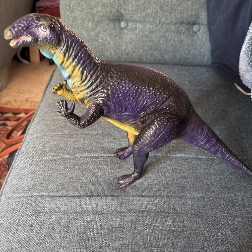 Large iguanodon dinosaur - large,