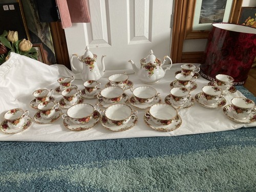 Royal albert old - old, roses