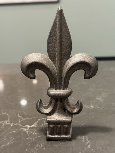 Cast iron finial - fleur, lis
