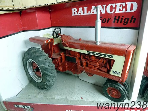 Ertl farmall 706 806 40th - farmall,
