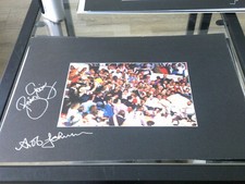 LUTON TOWN   SIGNED TEAM