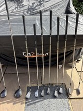 Men’s Right Hand Golf Clubs And Golf Bag With Shoulder Strap Snd Rain over